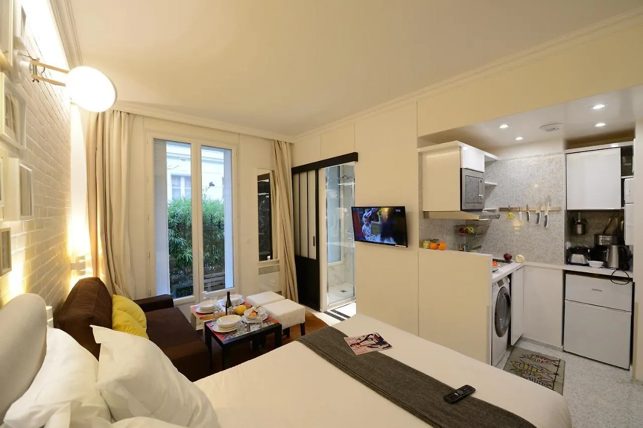Apartment Residence Voute Paris Frankreich